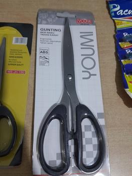 Product Review of GUNTING STAINLESS TAJAM EMIGO / GUNTING KECIL SEDANG BESAR from Tokopedia customer review 1