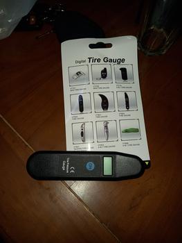 Product Review of Alat Pengukur Tekanan Angin Ban Mobil Motor Tire Pressure Gauge from Tokopedia customer review 0