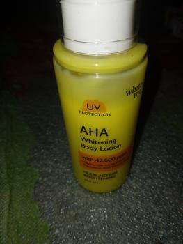 Product Review of [100ml] WHITE INC AHA Body Lotion to Whitening & Moisturising | Hand Body Lotion Pencerah Mencerahkan Melembabkan Sebagai Body Booster |  Arbutin, Glycolic, Niacinamide from Tokopedia customer review 3