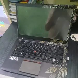 Sticker Laptop Motif Elegan Golden