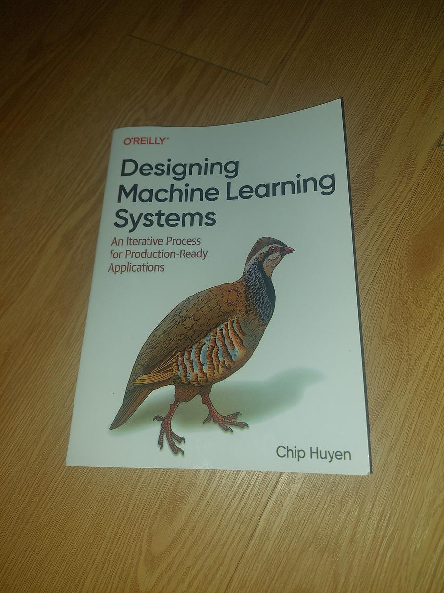 Designing Machine Learning Systems by Chip Huyen - Shop | Tokopedia
