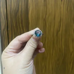 AGIAO PT950 Sri Lanka Aquamarine Set 4 Karat Cincin Stud Anting Liontin Perhiasan Platinum Wanita