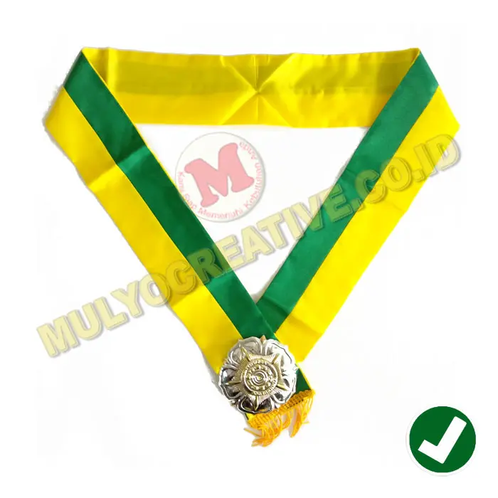 Medali Wisuda Fakultas UGM Medali Universitas Gajah Mada