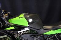 Gambar Tank Pad Tipe R ZX25R A-TECH K25630 dari Webike Indonesia Kota Administrasi Jakarta Selatan 4 Tokopedia