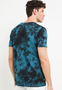 Gambar X8 Gabino T-Shirt - S, MULTICOLOR dari XEIGHT Kota Administrasi Jakarta Barat 2 Tokopedia