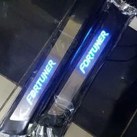 Gambar SILLPLATE SAMPING PINTU ALL NEW FORTUNER dari Victorious Max Kota Administrasi Jakarta Pusat 1 Tokopedia