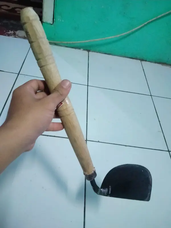 KORED RUMPUT TANAH ASLI BAJA GERGAJI GAGANG 30 CM / CANGKUL MINI 2