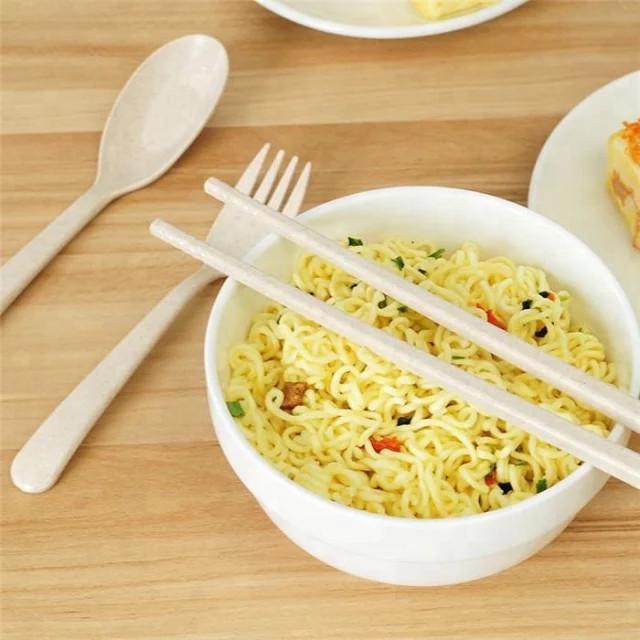 Gambar Sendok Garpu Sumpit Set / Alat Makan 3in1 Bahan Jerami Gandum dari AchillesCollection Kota Administrasi Jakarta Barat Tokopedia