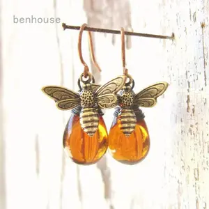 KI019 Anting Wanita Bentuk Tetesan Air Lebah Madu Amber Untuk Pesta Pe