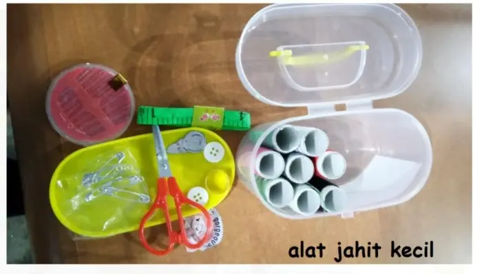 SET jarum benang (alat jahit darurat) / set alat jahit 1