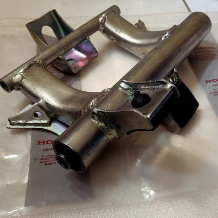 Gambar Link Assy hanger comp arm ayun mesin Honda Beat scopy Vario 110 spacy dari IDR MOTOR Kab. Bekasi Tokopedia
