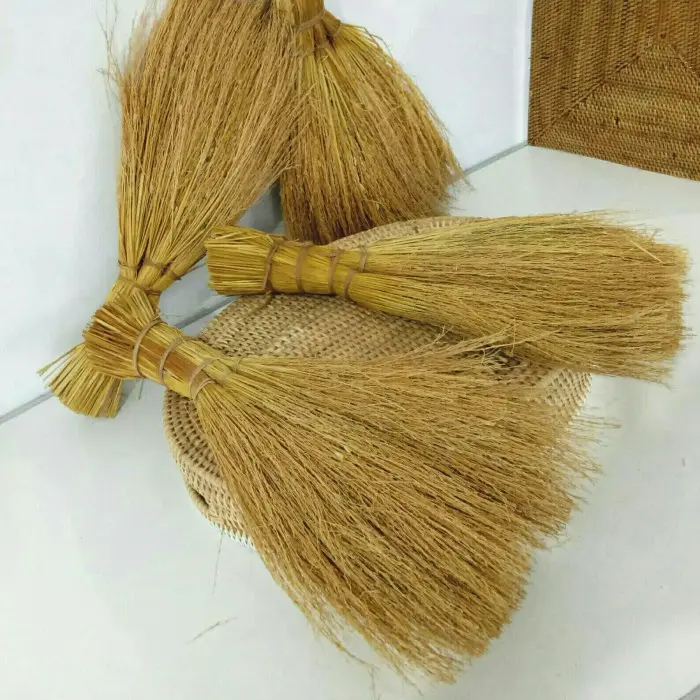 Dekorasi Sapu Jerami Padi Kering 3
