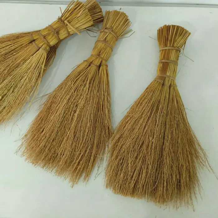 Dekorasi Sapu Jerami Padi Kering 1