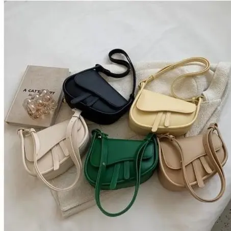 Tas Madeena Selempang Bahu Wanita bahan tebal