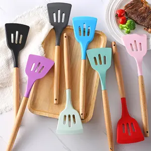 Spatula Lubang Silicone Gagang Kayu / Spatula Silikon Tahan Panas Spatula Lubang Silicone Gagang Kayu / Spatula Silikon Tahan Panas