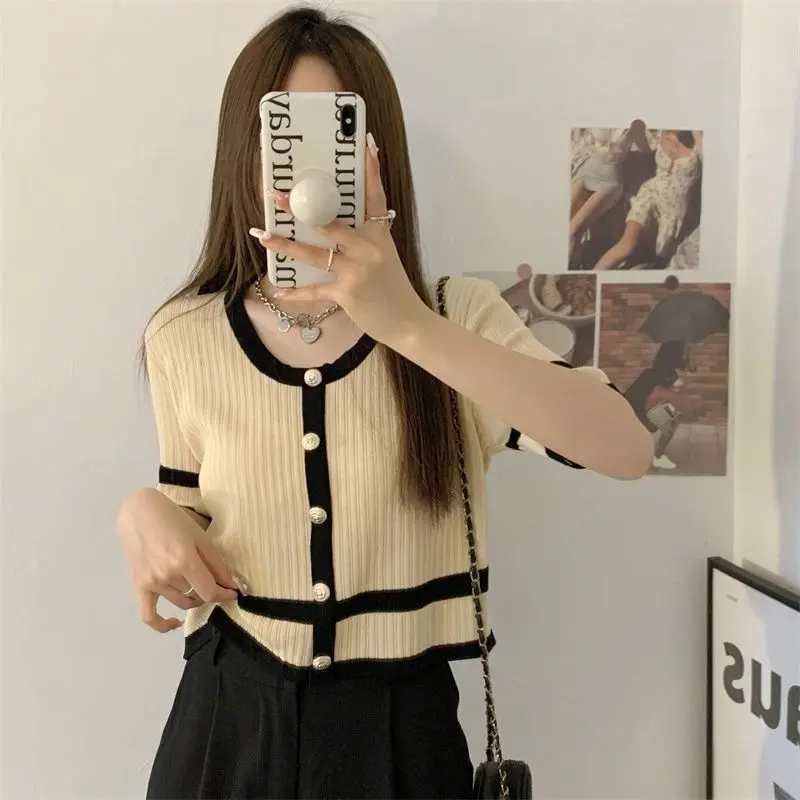 Atasan Basic Oneck Button Baju Wanita Crop Top Kaos Korea Crop Tee Short Sleeve Panjang 2