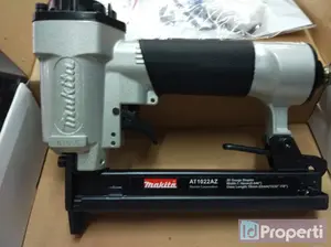 Makita AT1022AZ Air Nailer 10-22mm Mesin Paku Tembak Industri Proyek