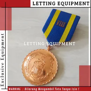 Satyalencana Tanda Jasa PDU Polri Pengabdian 8 tahun Model Perunggu