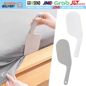 Spatula Alat Bantu Pasang Ganti Sprei Seprai Alat Pengangkat Perapi Kasur