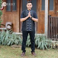 Gambar Nobby Men Baju Kemeja Koko Pria Koleksi Lebaran 2025 Regular Short Mandarin Lengan Pendek Bahan 100% Cotton Rawinda RSM - Coklat, M dari Nobby_NEW Kota Tangerang Selatan 2 Tokopedia