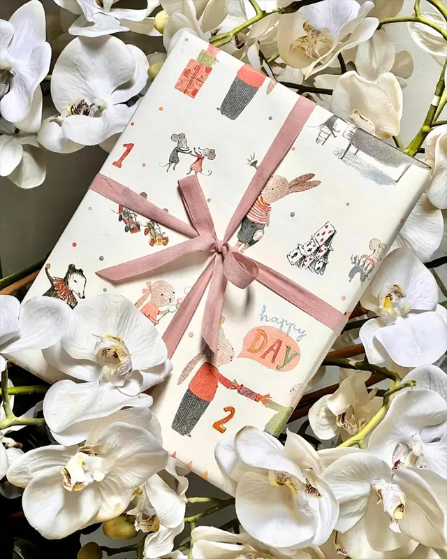 Maileg Gift Wrap Paper - Happy Day 1