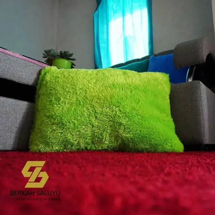 Gambar Sarung bantal tidur lembut 60x43cm bulu rasfur glosy premium - Hijau botol dari BS Home Decor Kab. Bandung Barat 5 Tokopedia