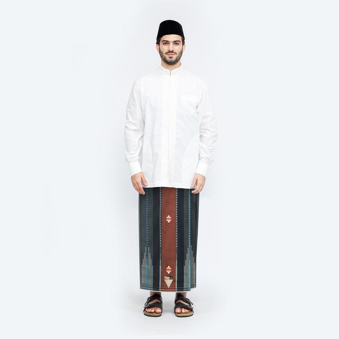 Gambar Sarung Tujuh Belas Y23-SDA Hitam Coklat dari SarungBHS Kab. Gresik Tokopedia