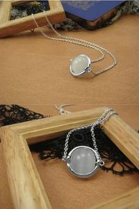 Gambar Twilight Bella moonstone Meadow Run Necklace Inspired by Twilight dari Sweetforus Kota Blitar 3 Tokopedia