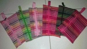 Gambar dompet / tas kosmetik pelangi dari frombella Kab. Tangerang Tokopedia