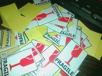 Gambar STIKER FRAGILE 1 SMALL dari Ihsan Plast Kab. Malang 1 Tokopedia