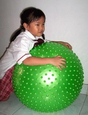 Gambar bola bobath/ fisioball/ gymball 75cm duri dari GShop Alat Terapi Kota Blitar Tokopedia