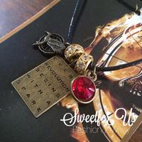 Gambar The Hunger Games: Catching Fire  Mockingjay Charms Cord Necklace dari Sweetforus Kab. Blitar 2 Tokopedia