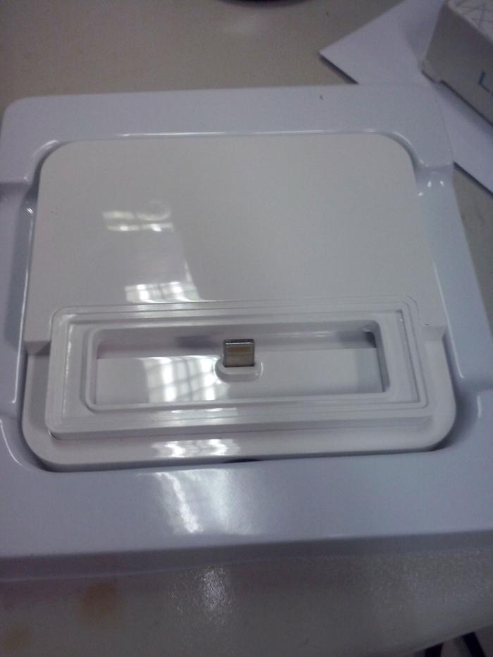 Gambar Noosy All in One Magic Lightning Dock for Apple iPhone 5 dari Rihuy Computer Kab. Bekasi Tokopedia