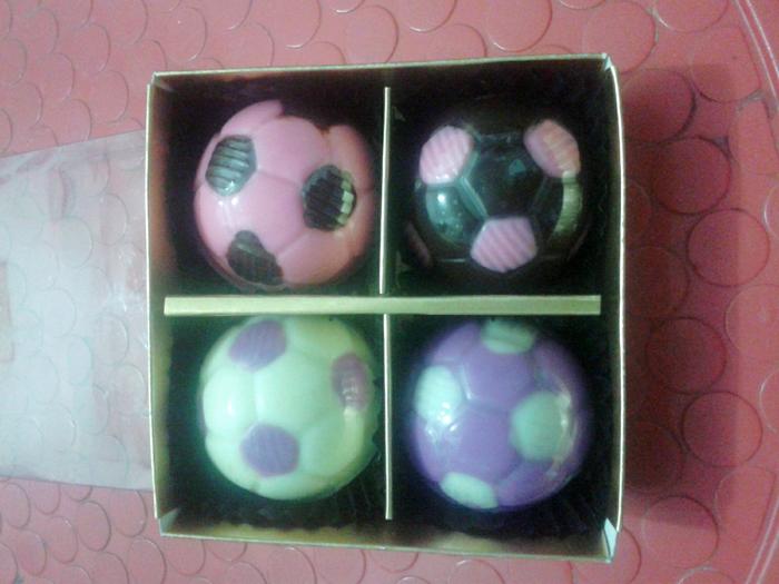 Gambar COKLAT PRALINE SEKAT 4 BOLA dari chocolicious land Kota Bogor Tokopedia