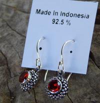 Gambar Anting perak model hook motif jawan batu merah dari Jnanacrafts Kab. Gianyar 2 Tokopedia