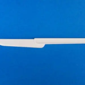 Pisau plastik untuk memotong kue ulang tahun,brownis,bolu gulung.