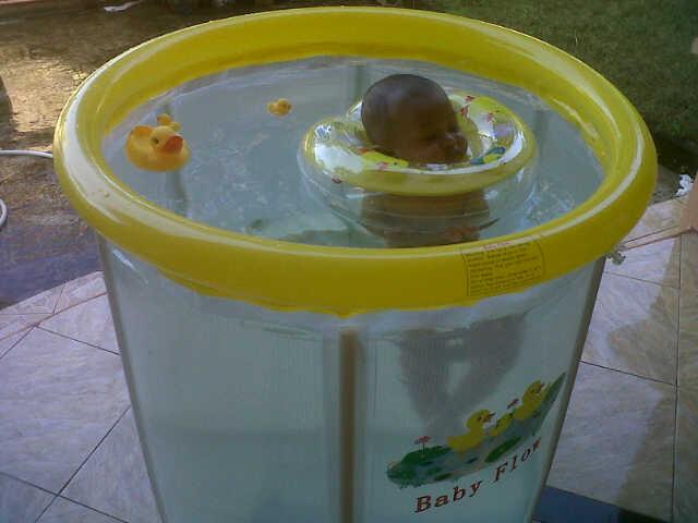 Gambar Kolam Spa Bayi Babyflow 90 x 90 cm dari Mutiaratoys Jakarta Utara Tokopedia