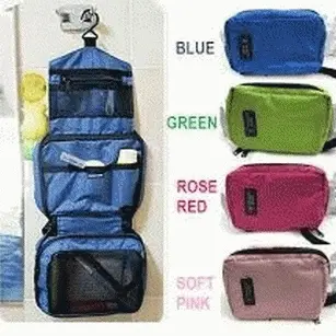 tas gantung peralatan mandi dan make up