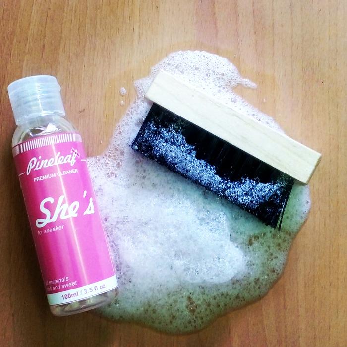 Gambar Pineleaf She for sneaker + standart brush dari Pineleaf Kota Surakarta Tokopedia