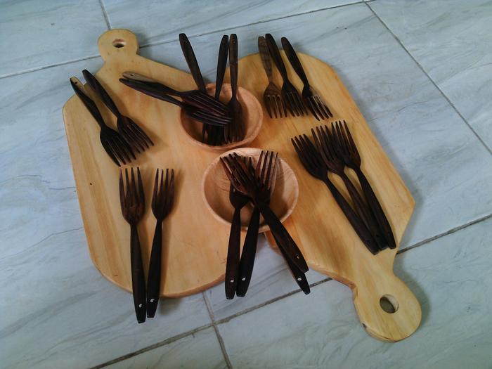Gambar Sendok dan Garpu Kayu Sonokeling (hanya garpu) dari el artgallery Kota Batu Tokopedia