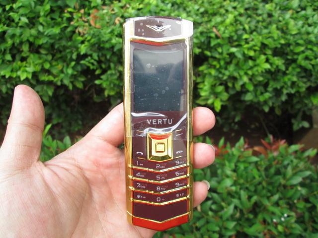 Gambar Hape Antik Mewah Verteu M6i Body Metal Kulit Luxury Phone dari CNC phoneshop Kota Administrasi Jakarta Pusat Tokopedia