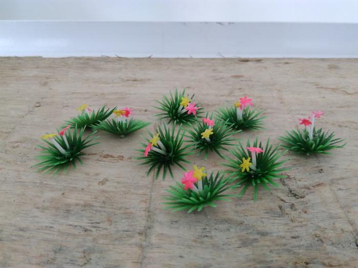 Gambar Hiasan rumput bunga untuk kue ulang tahun dari Hikmahplast Kab. Kendal Tokopedia