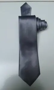 Dasi slim satin abu abu tua