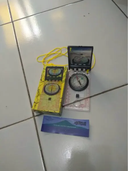 Kompas Silva Penggaris Map plus Kaca 1