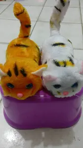 mainan kucing bisa berjalan dan bersuara