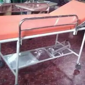 Brankar Dorong untuk Transfer Pasien PC