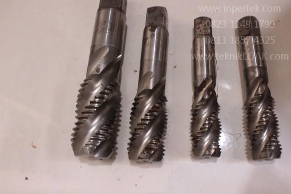 Tap Mesin M24 HSS Taps M 24 X 3 — Varian M24X3 SP — foto asli 2