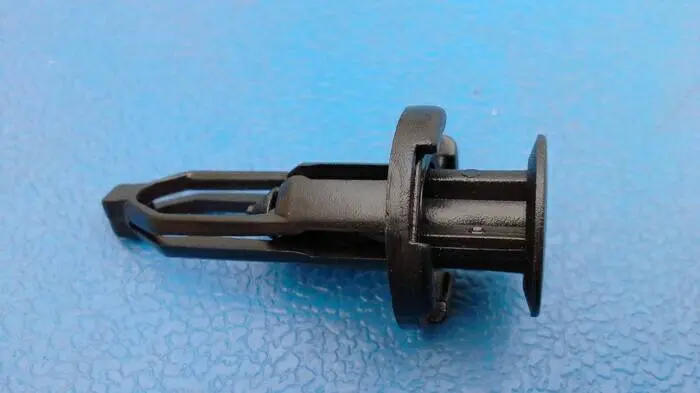 Kancing Bumper/Klip Liner Finder Innova,Fortuner