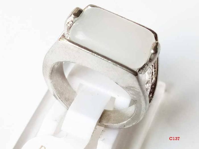 Gambar VeE  Cincin Wanita Giok Susu C137 dari Vee Jewelry Store Kota Bekasi Tokopedia