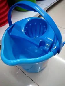 Ember Pel 12 Liter dengan Lubang Selang, Lion Star.(GOJEK).